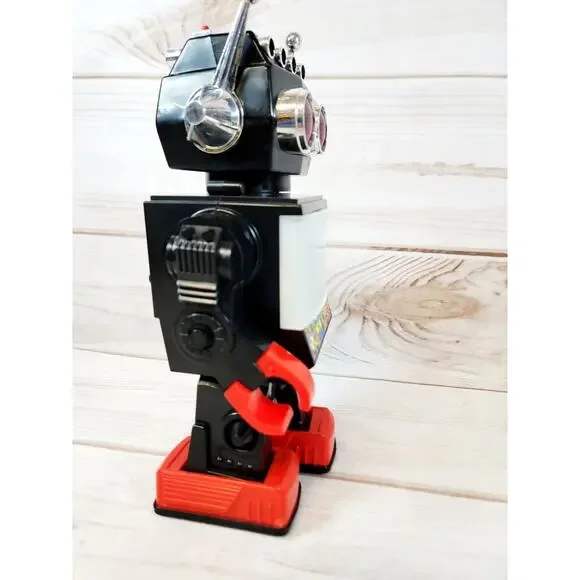 Vintage Saturn 13 Giant Walking Robot Kamco 1981 Tested Works READ